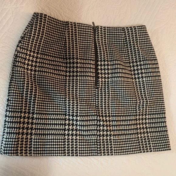 NEW WITH TAGS - H&M Houndstooth Mini Skirt - Picture 3 of 5